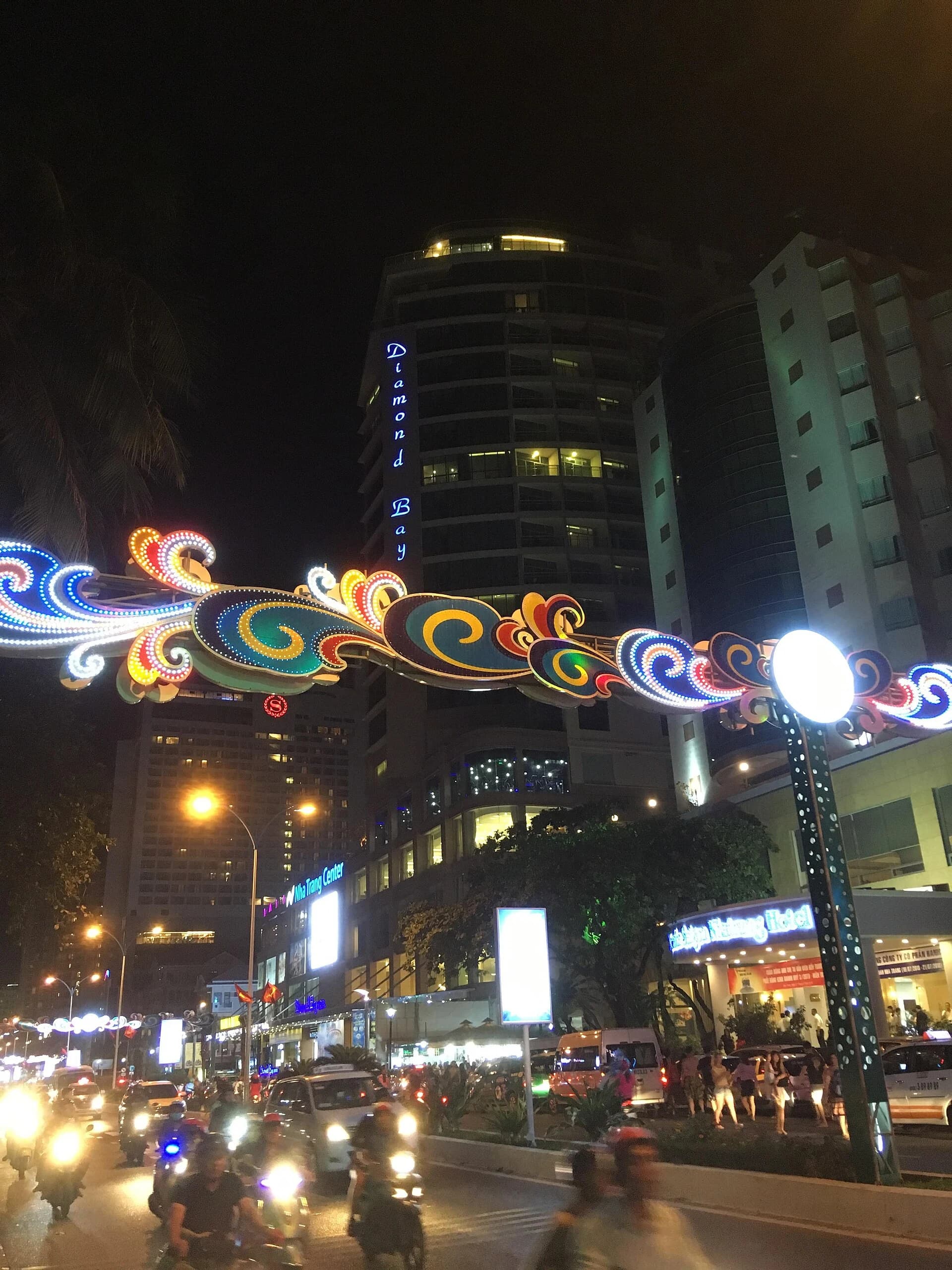 Đường Trần Phú dọc bờ biển Nha Trang