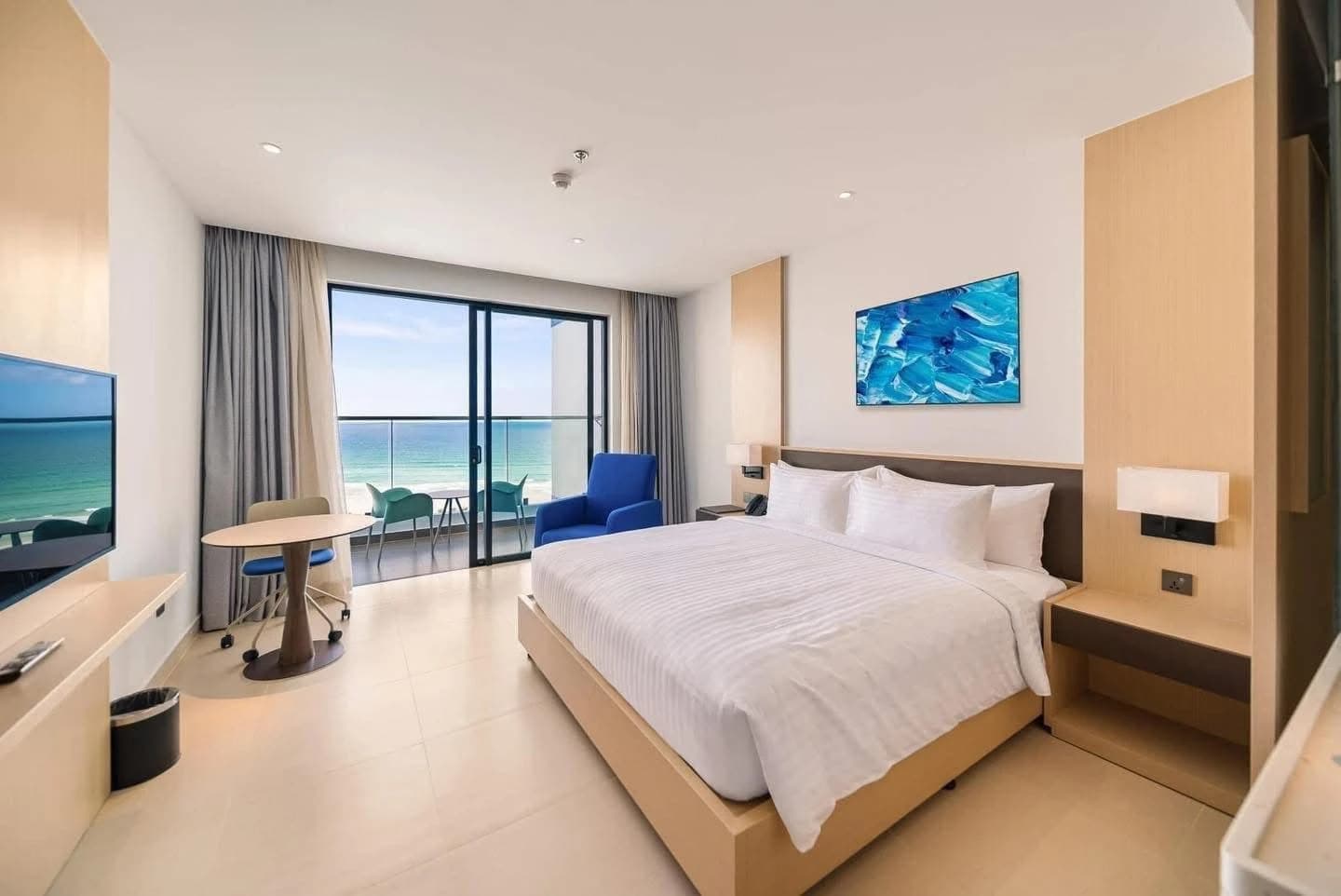 The Empyrean Cam Ranh Beach Resort — ảnh 11