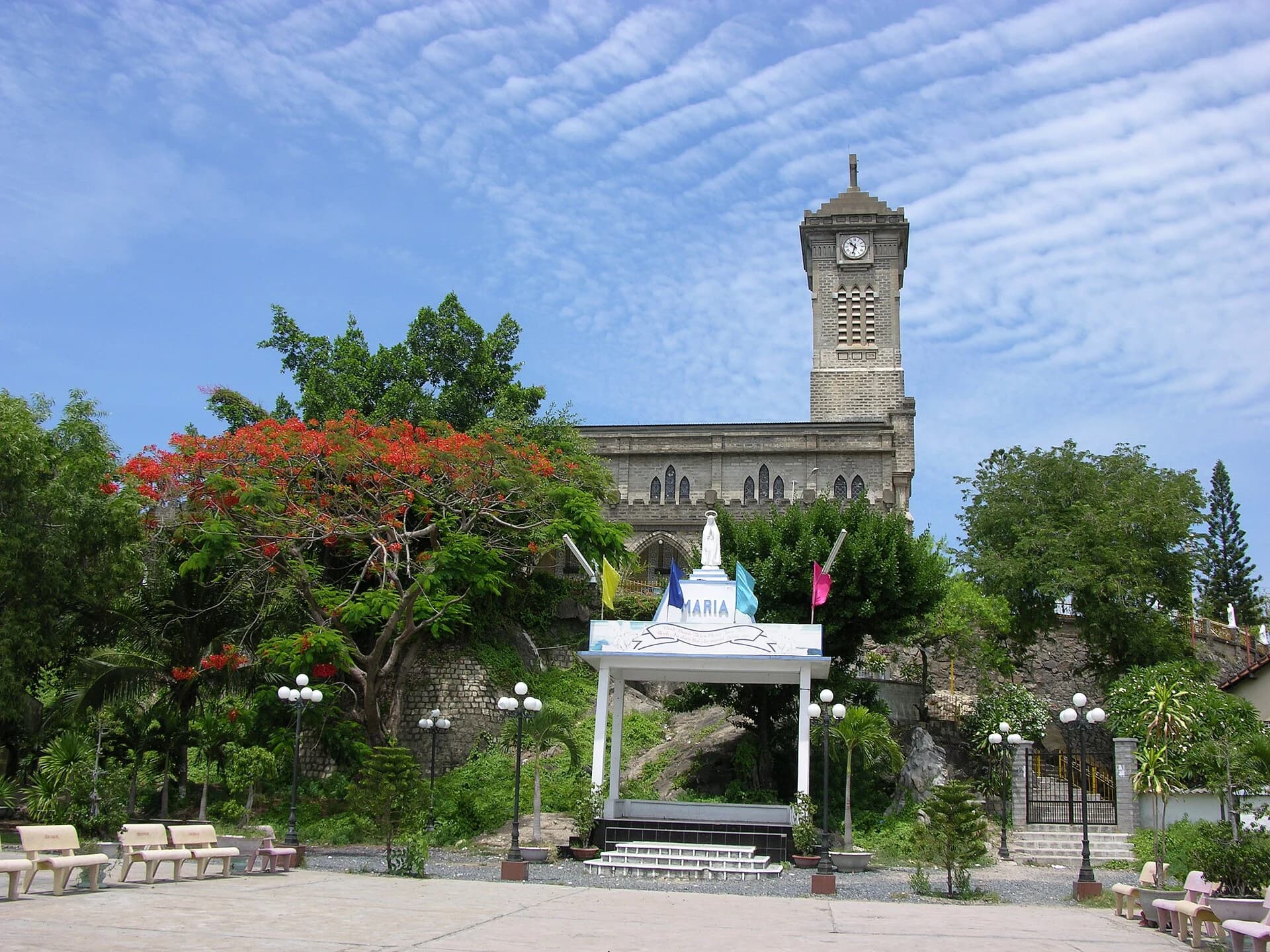 Nhà thờ Chánh toà Kitô Vua (Nhà thờ Núi)