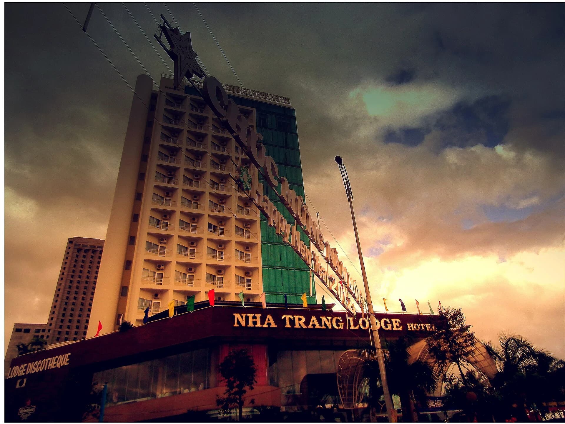 Khách sạn trong khu trung tâm Nha Trang