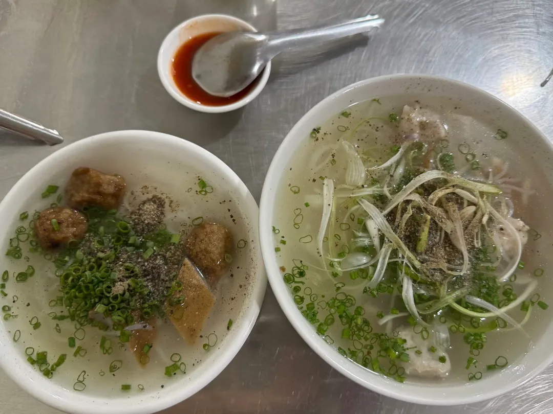 Banh canh Ba Thua, 143 Hoang Van Thu — reference photo 1