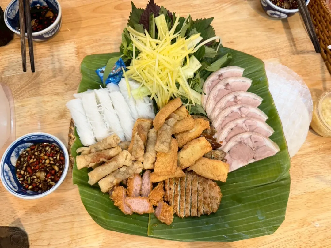 Bun Dau Lee — reference photo 1