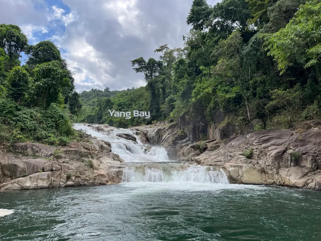 Yang Bay Falls — reference photo 1